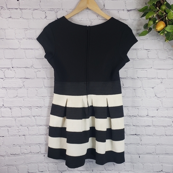 FOUR THREADS Casual/Formal Dress Size 16 - Picture 6 of 11